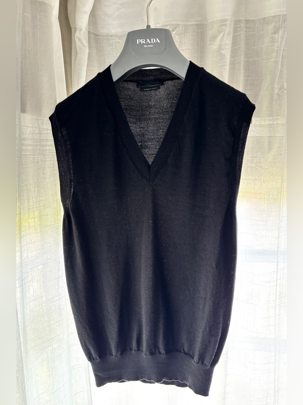 Prada Black V-Neck Sleeveless Knit Vest fits size Large / 42